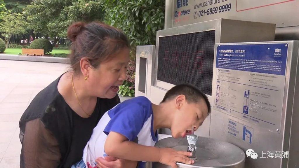 上海人民广场的便民直饮水机很受欢迎！ 行业资讯 第1张